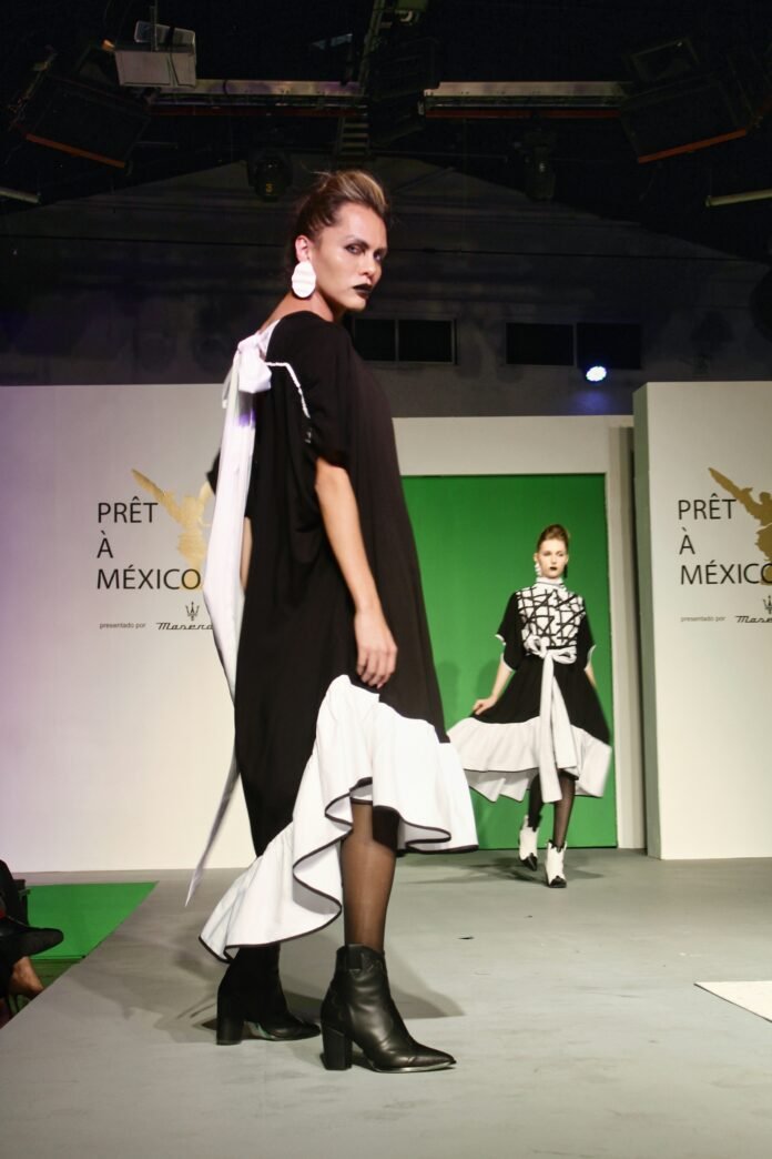 photo-1619278349673-1fe40360a2b8