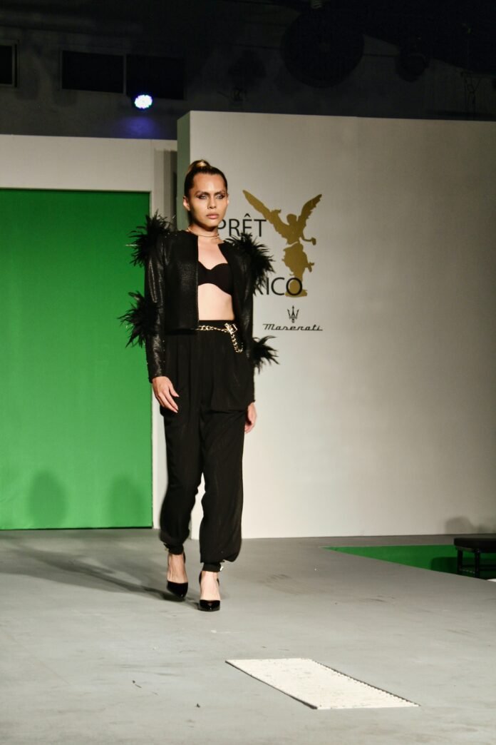 photo-1619278350587-22e4b7474724