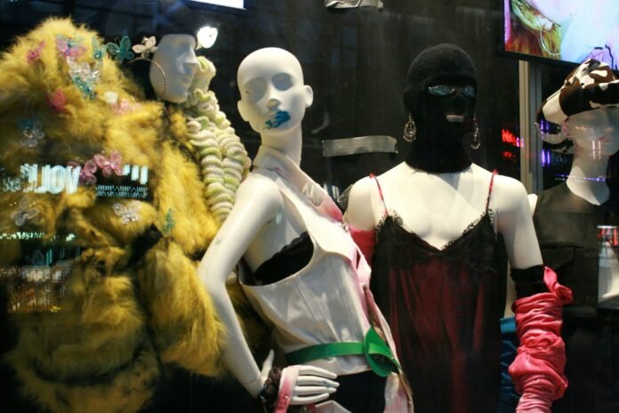 photo-1683624668410-0d730824f60c